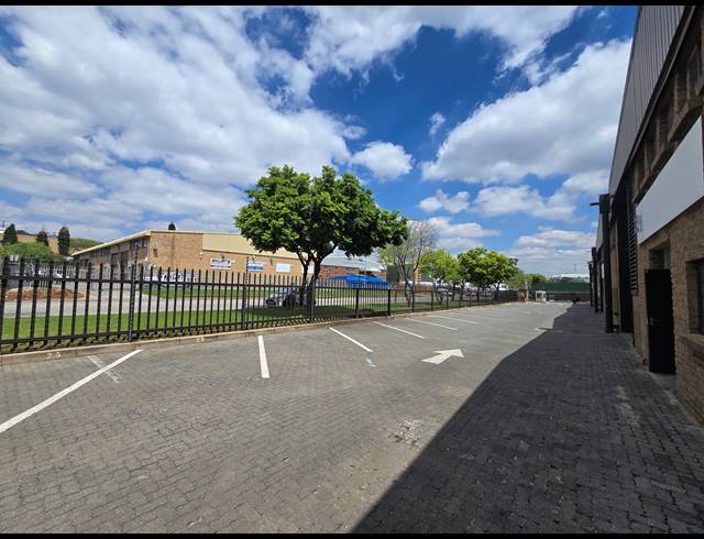 331M² WAREHOUSE TO LET IN MEADOWDALE